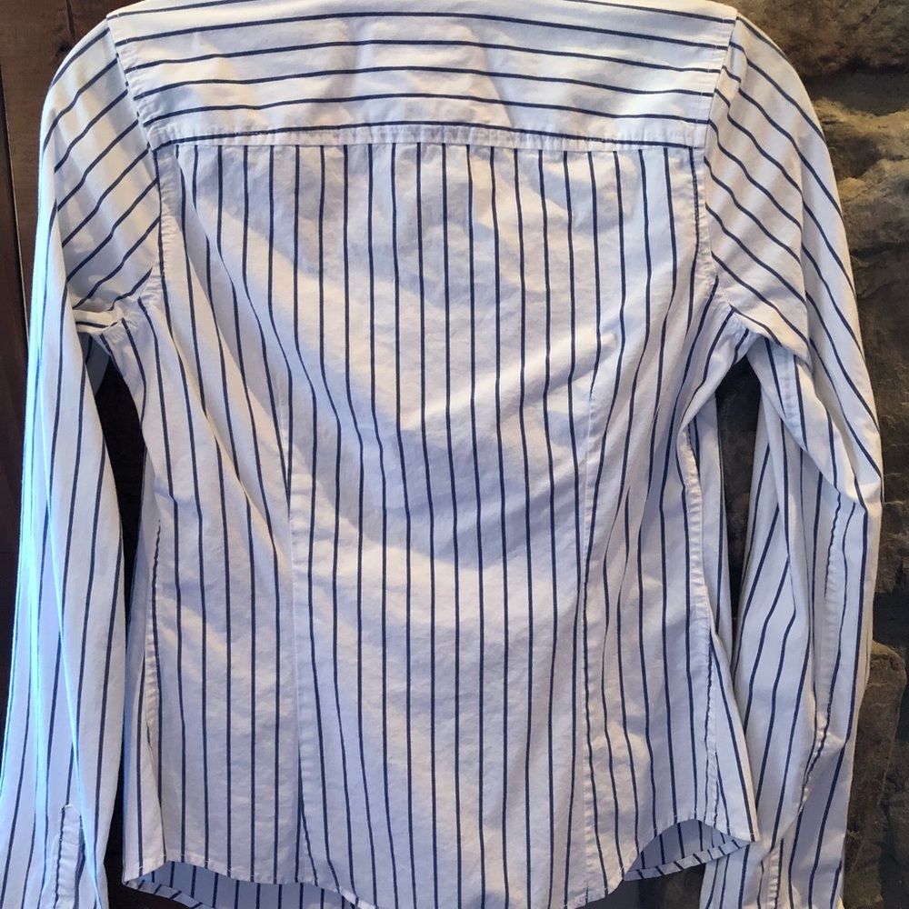 HOLLISTER PINSTRIPE BUTTON DOWN Size Small - Picture 2 of 6